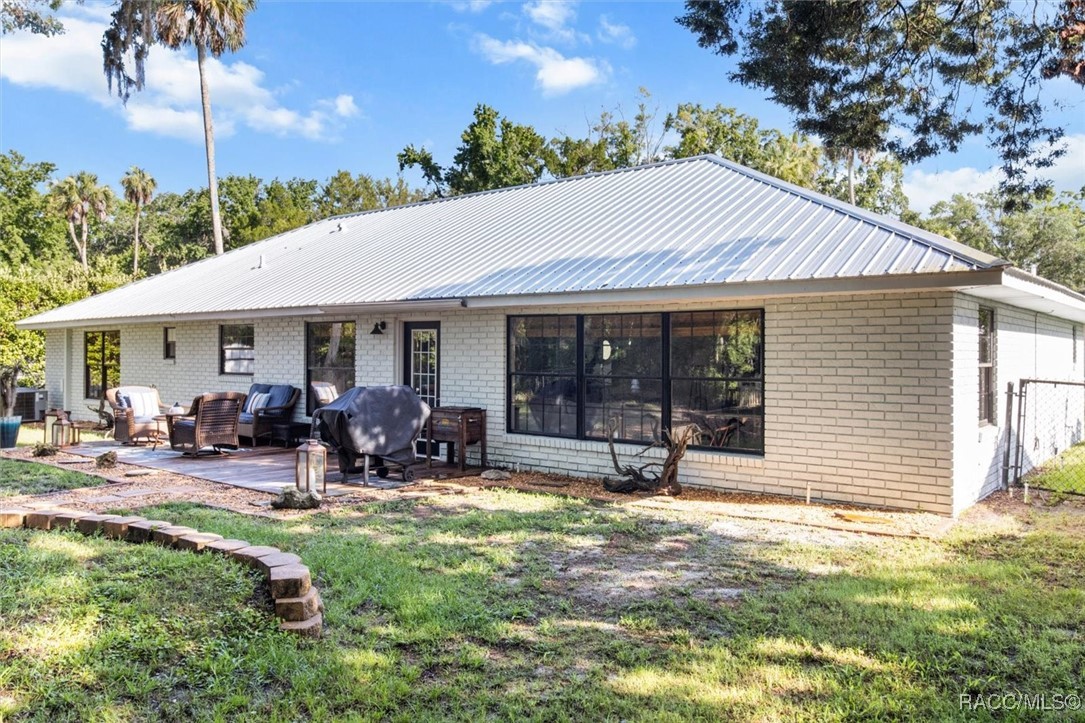 18 Palm Circle Drive