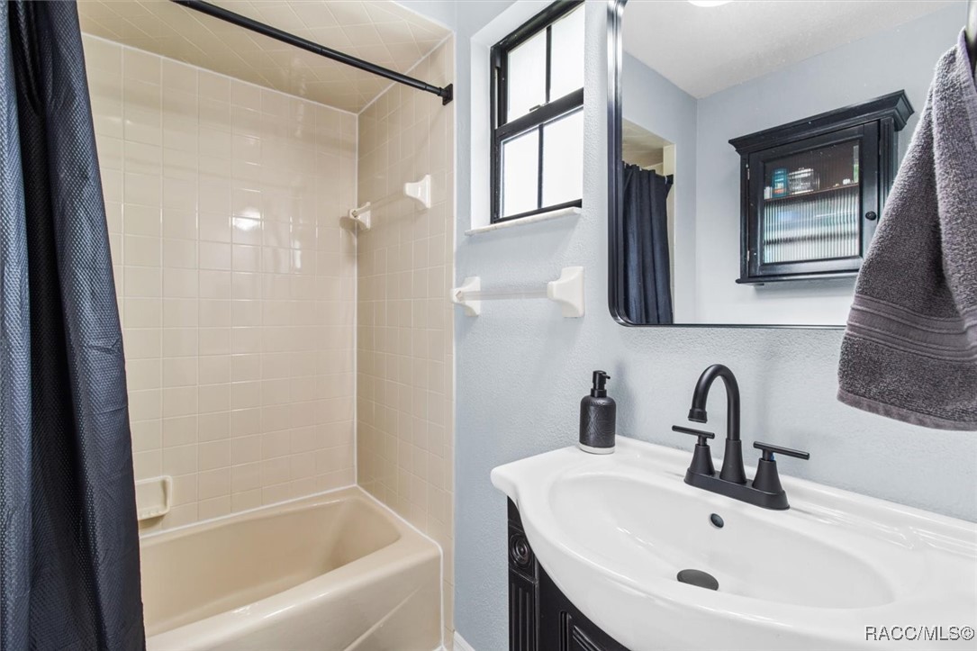 18 Palm Circle Drive