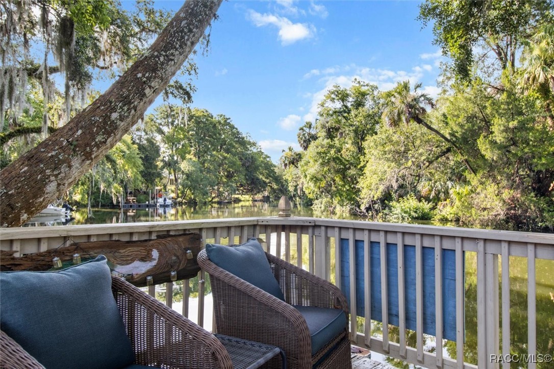 18 Palm Circle Drive