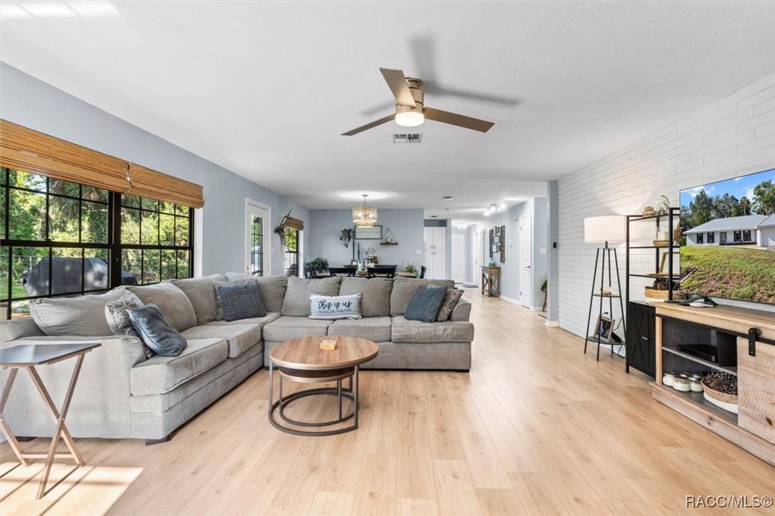 18 Palm Circle Drive