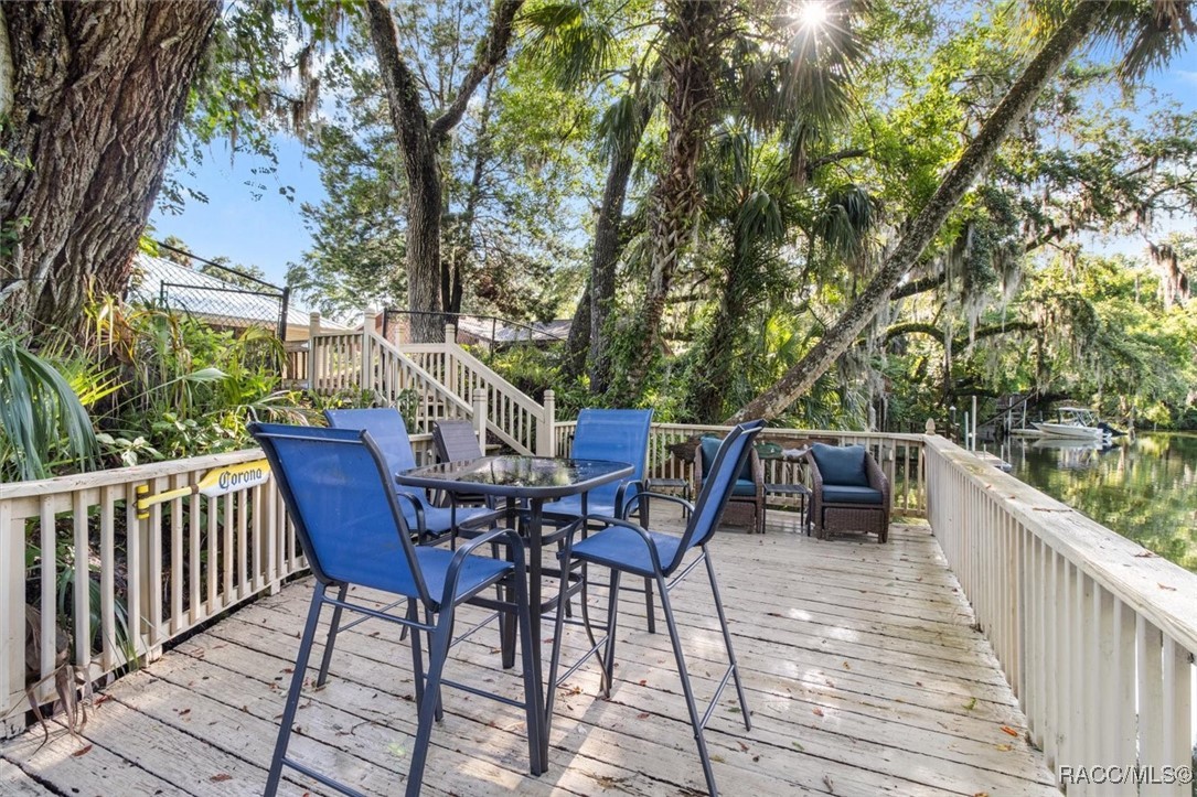 18 Palm Circle Drive