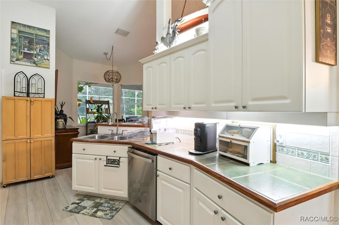 5245 Allamandra Drive