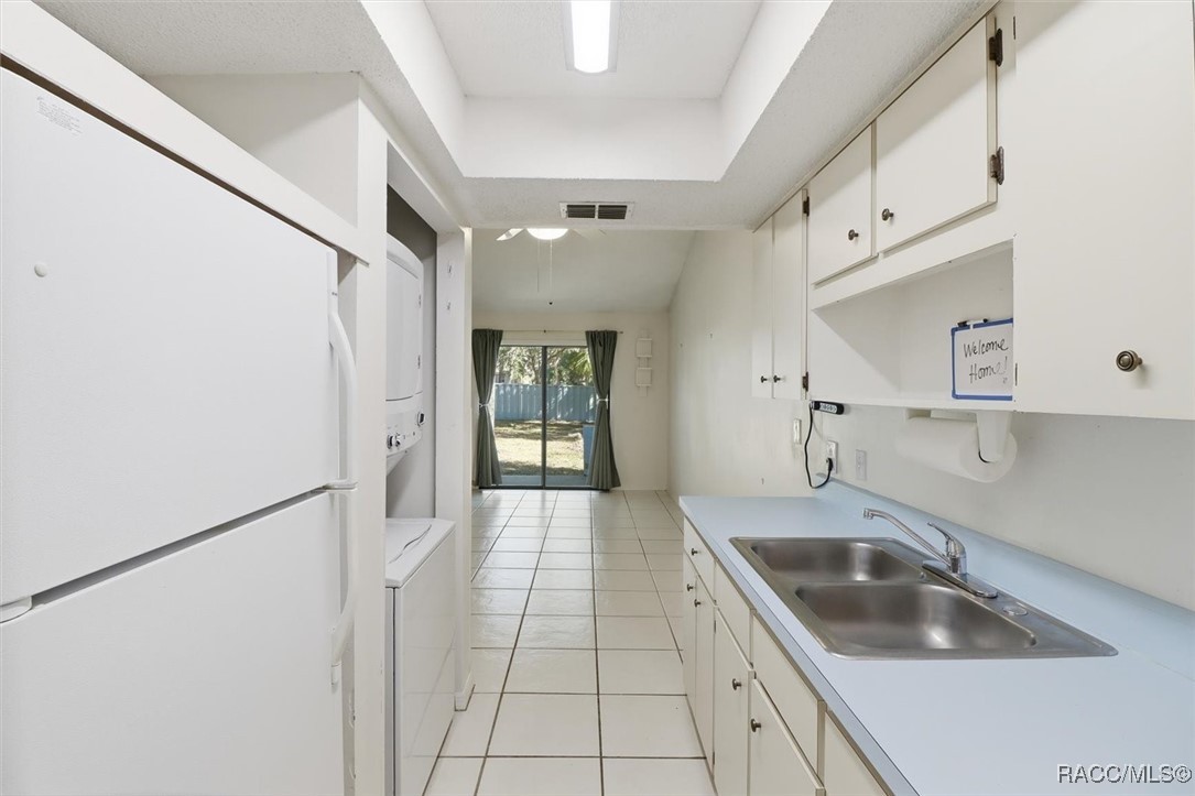 537 Cherry laurel