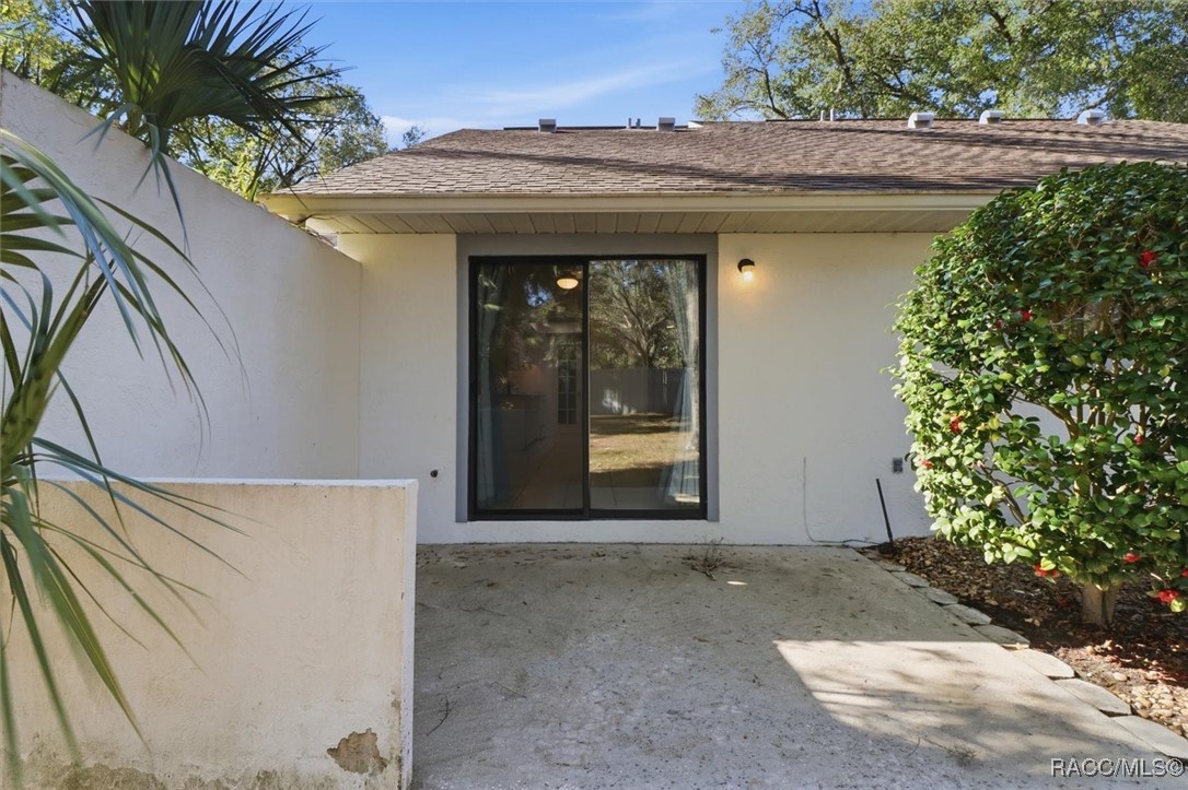 537 Cherry laurel
