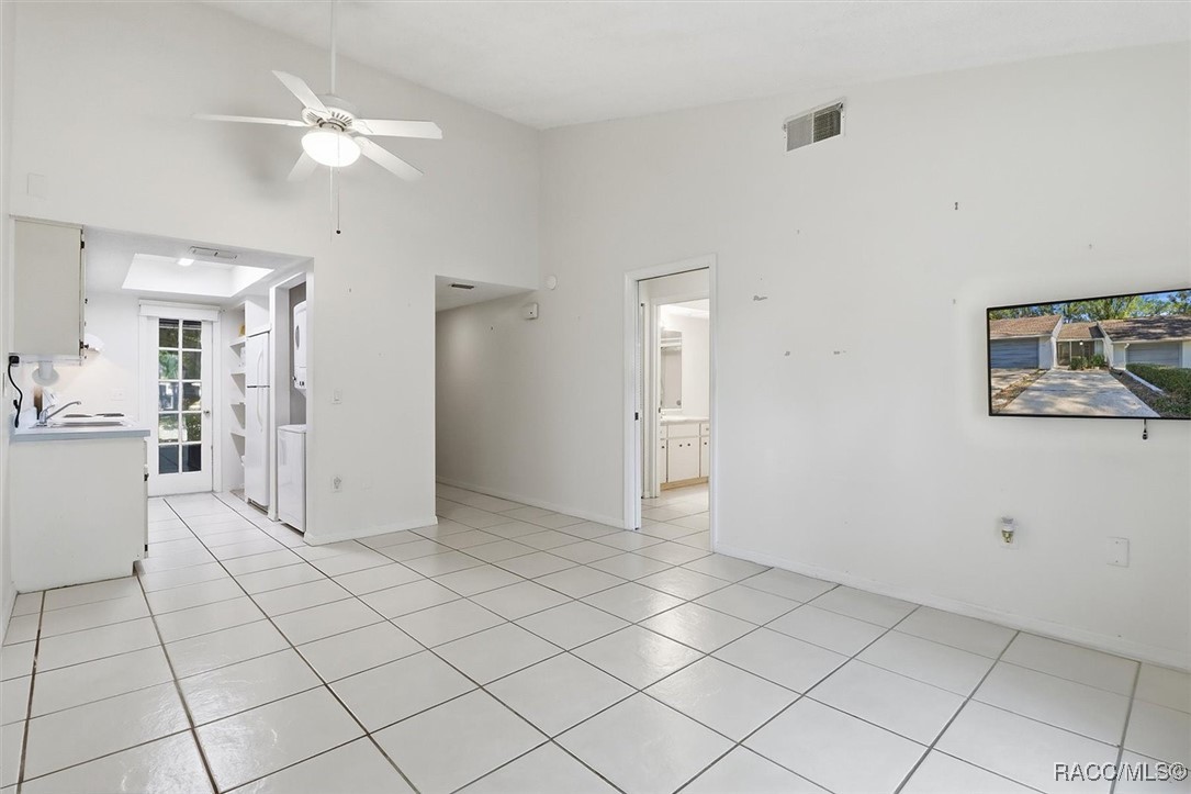 537 Cherry laurel