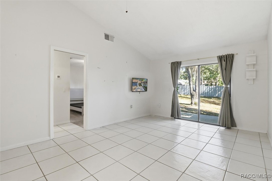537 Cherry laurel