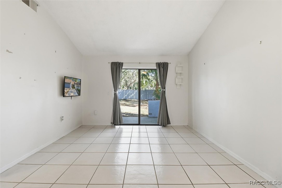 537 Cherry laurel