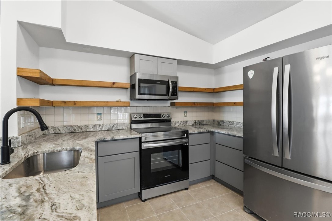 4100 Eagles nest Point