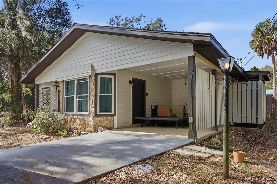 4100 Eagles nest Point