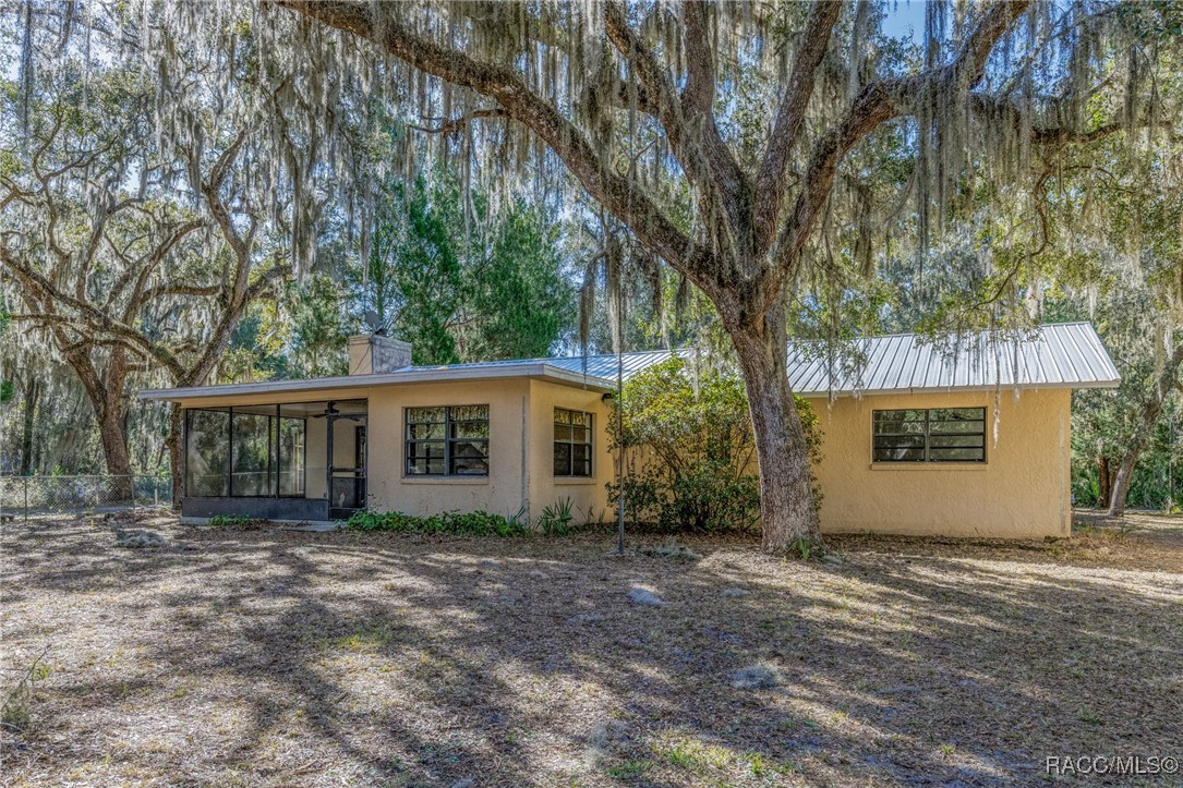 5911 N Brookgreen Drive