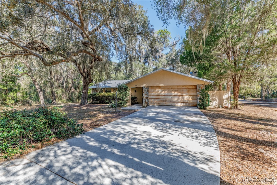 5911 N Brookgreen Drive