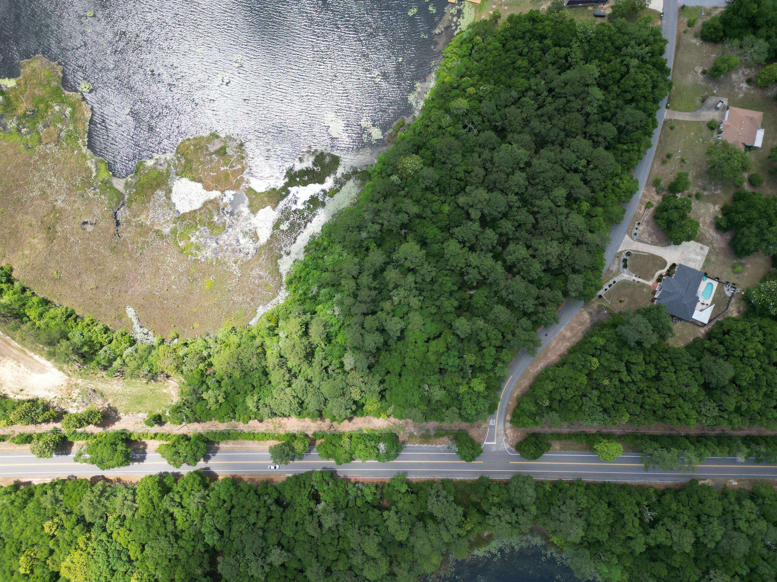 40 Lake Holley Circle, DeFuniak Springs