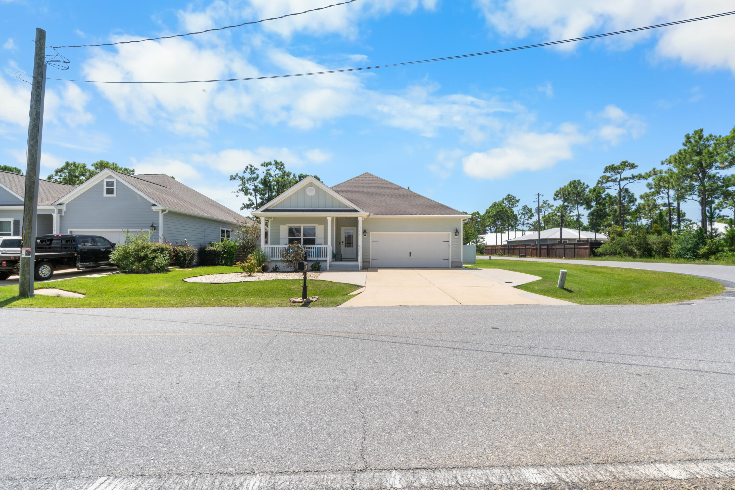 574 Las Roblas Grande Drive