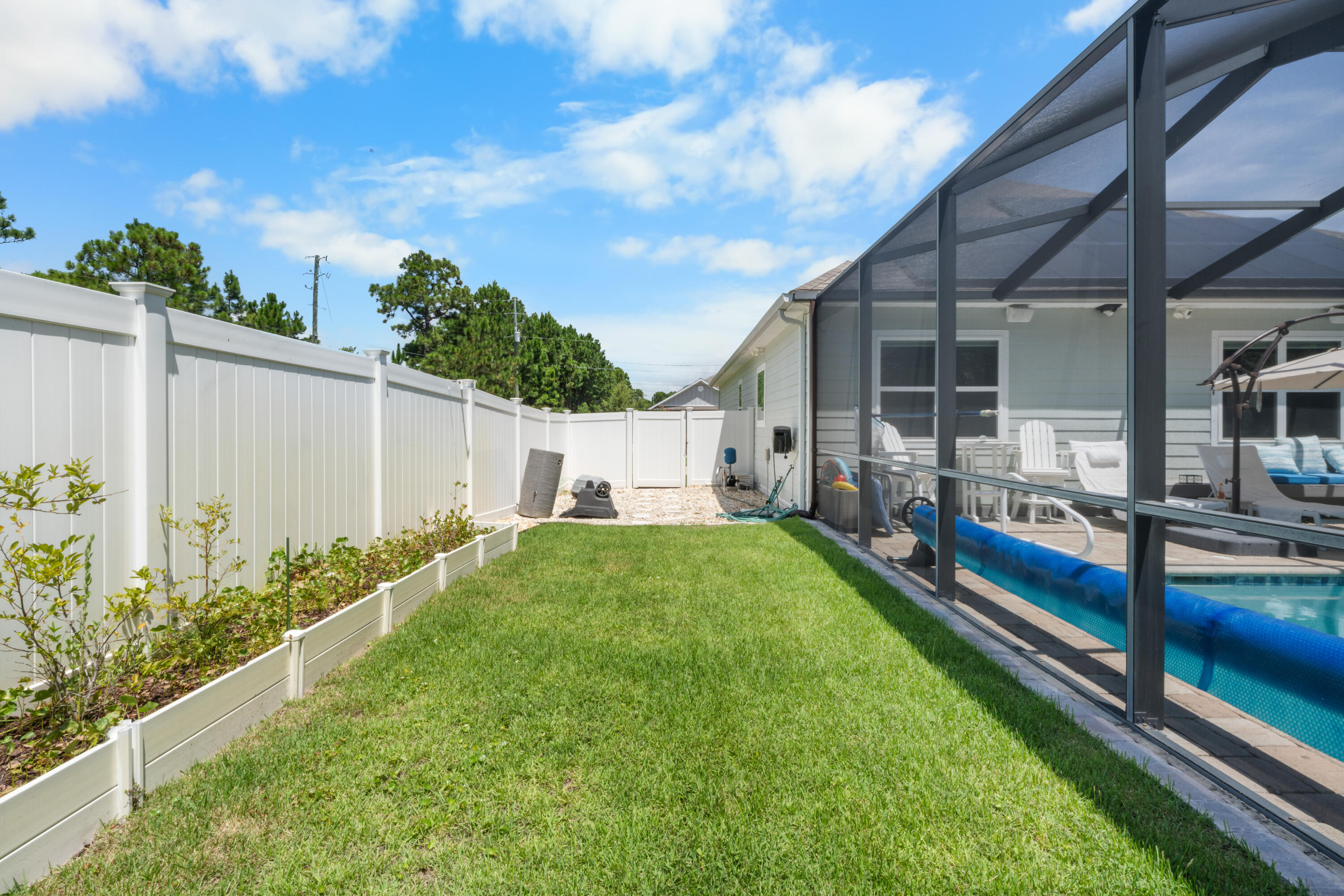 574 Las Roblas Grande Drive