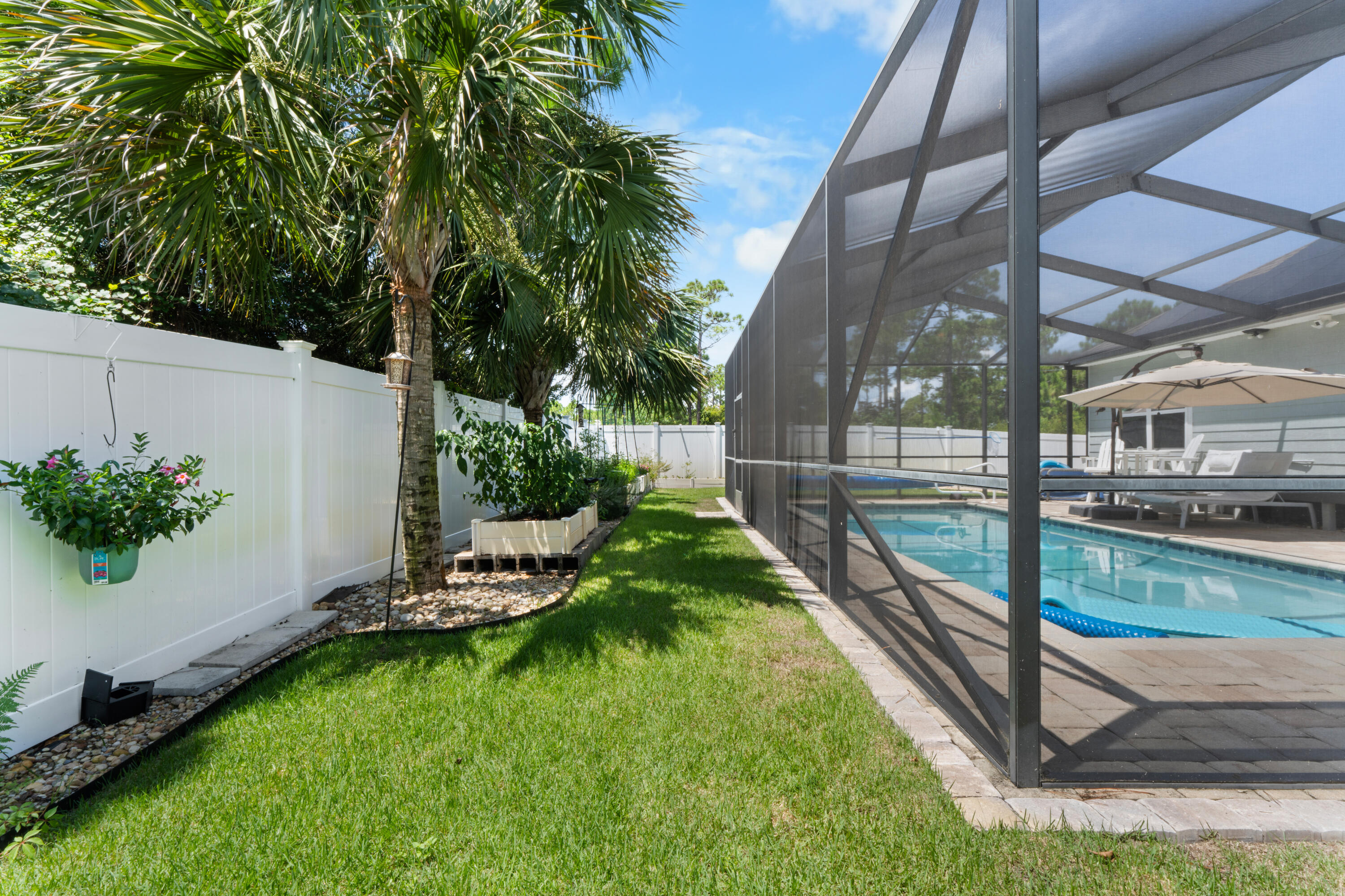 574 Las Roblas Grande Drive