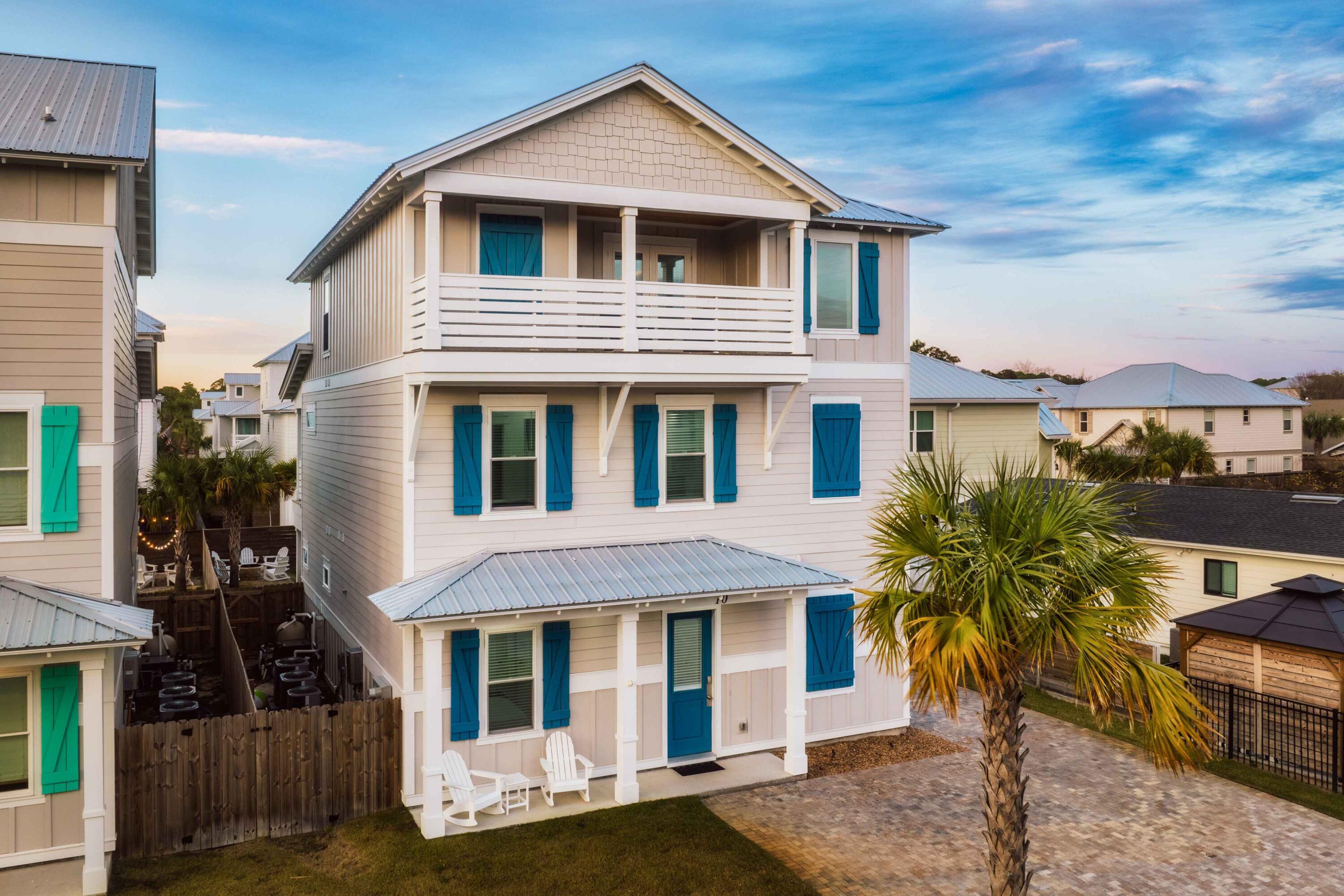 10 W Palm Beach Street