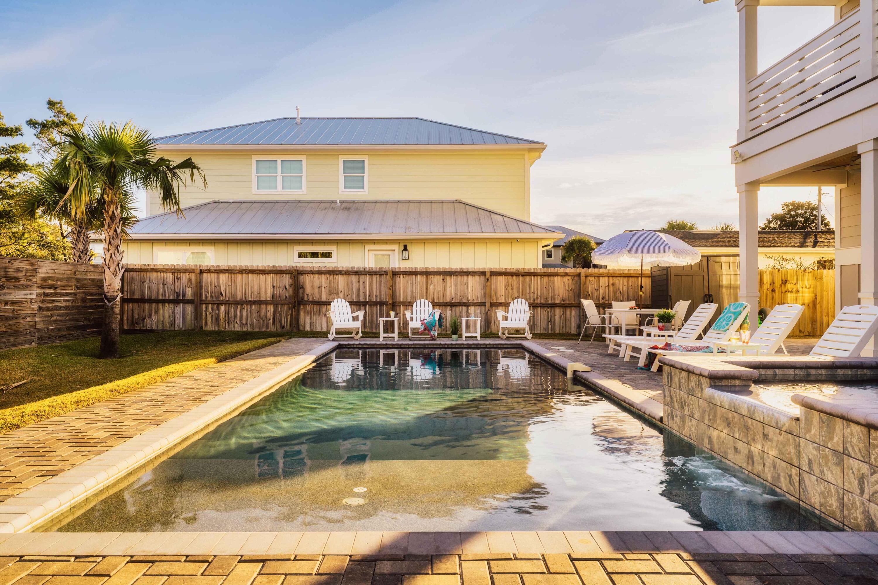 10 W Palm Beach Street
