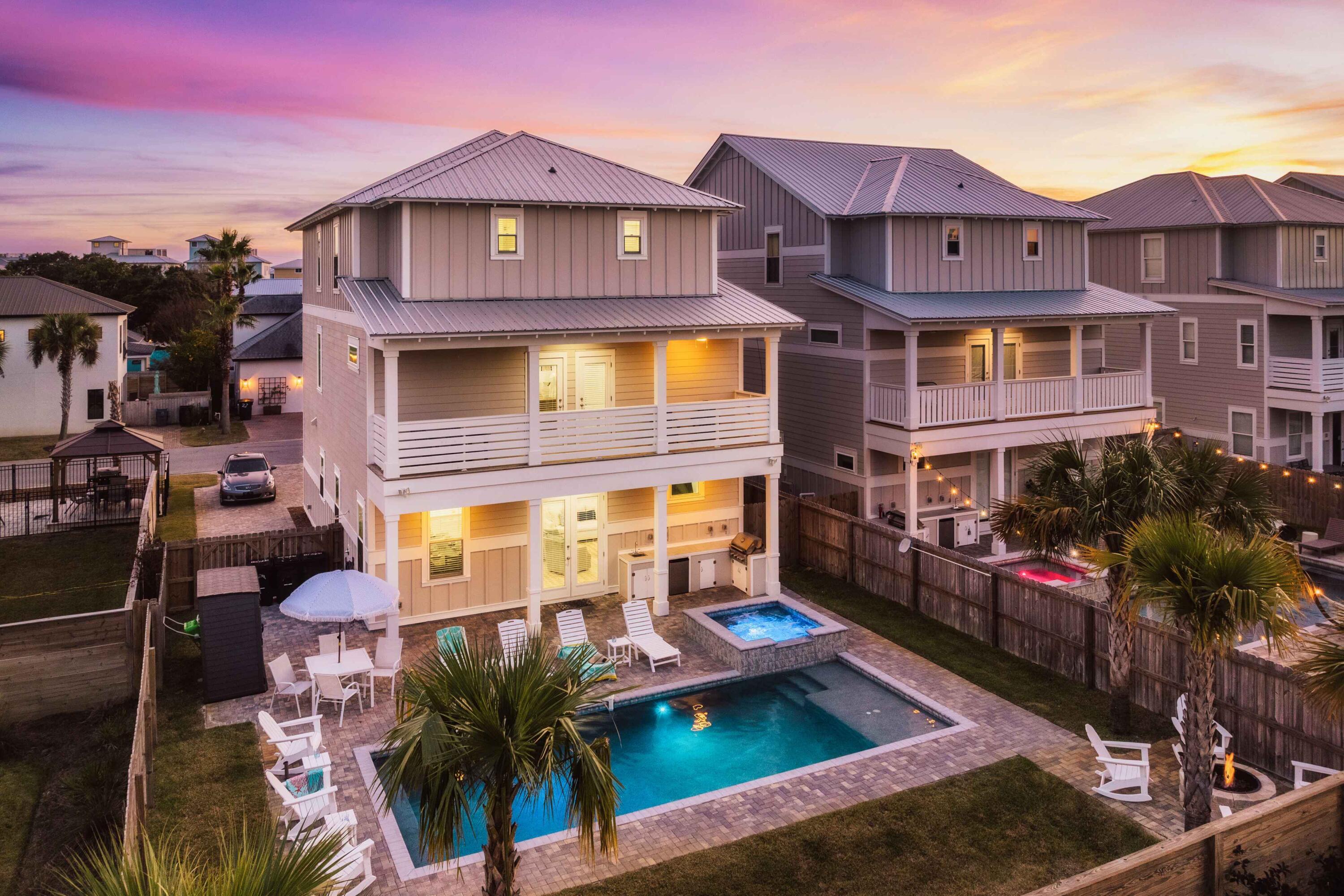 10 W Palm Beach Street
