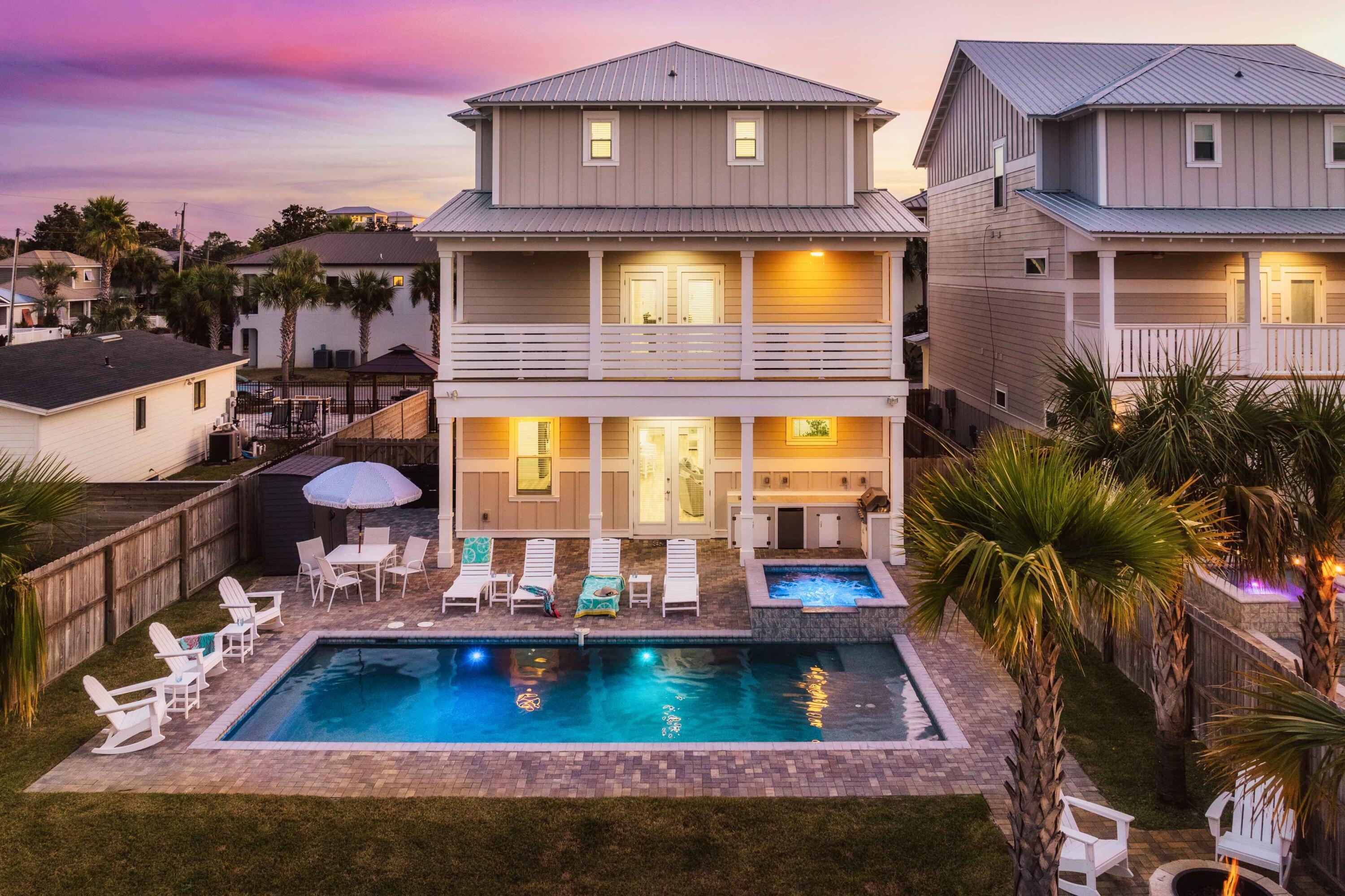 10 W Palm Beach Street