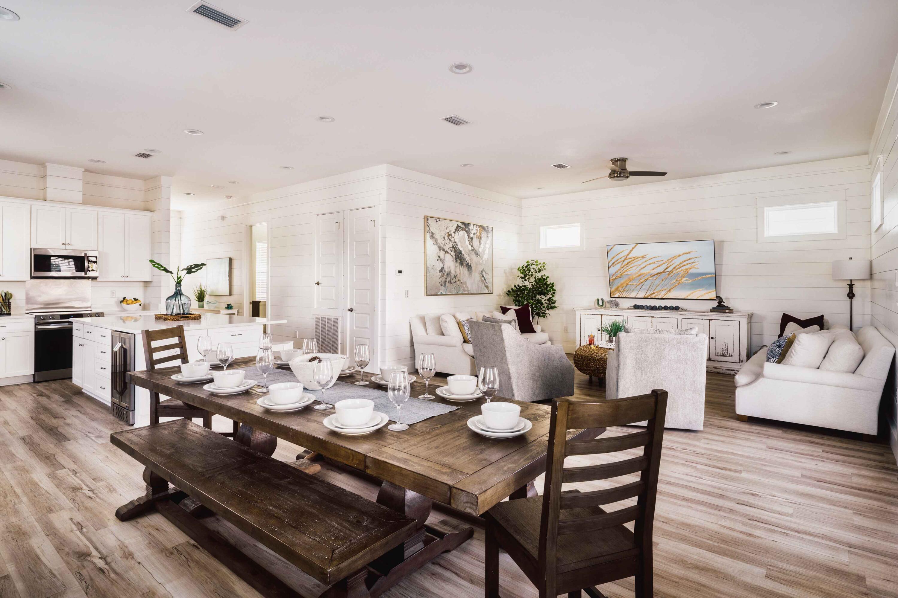 10 W Palm Beach Street