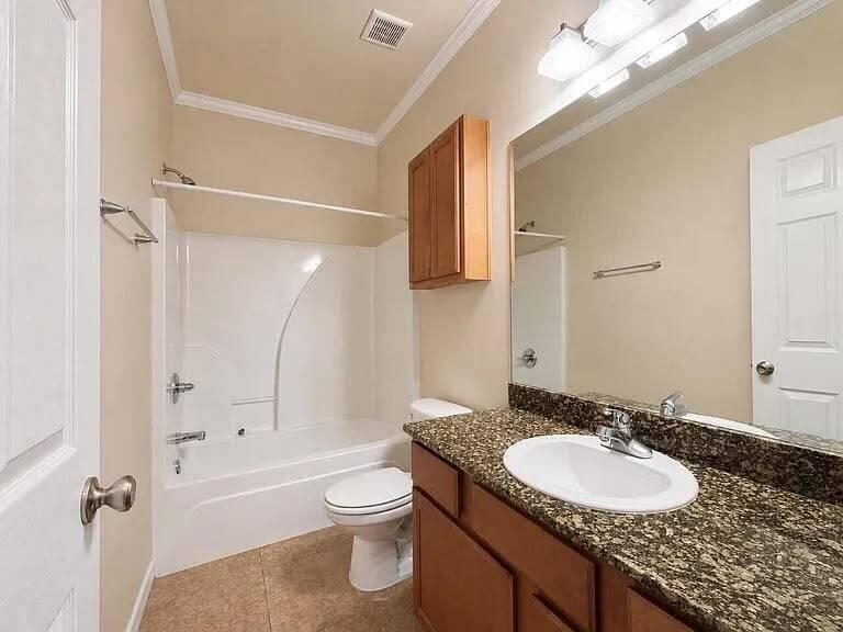 1492 Bentley Circle