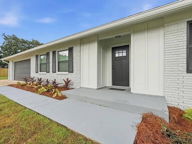 251 Briarwood Circle