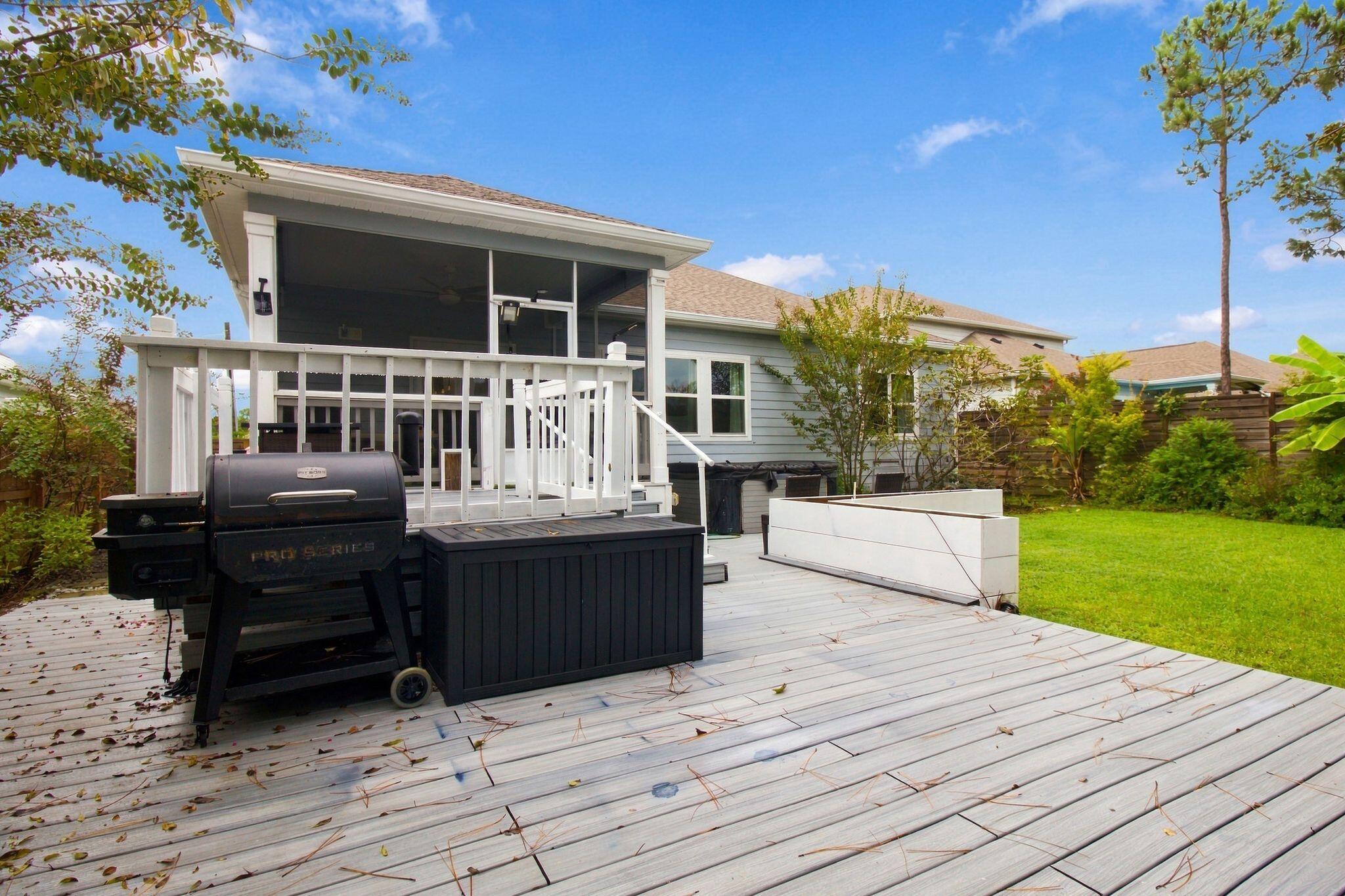 590 Las Roblas Grande Drive