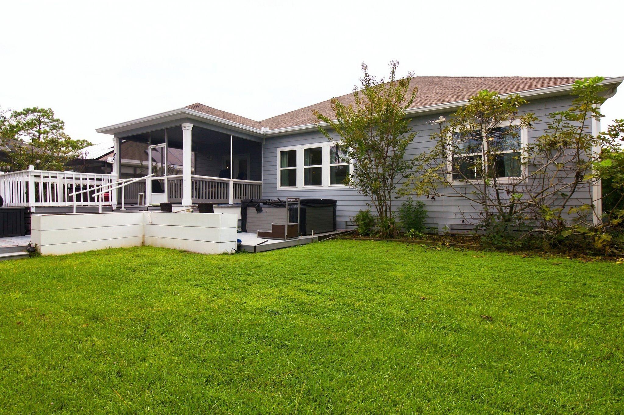 590 Las Roblas Grande Drive