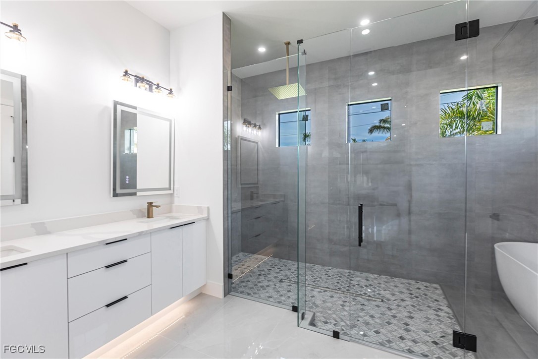 2806 SW 44th TER