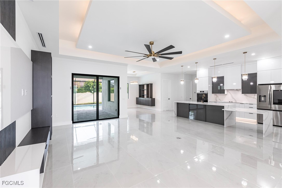 2806 SW 44th TER