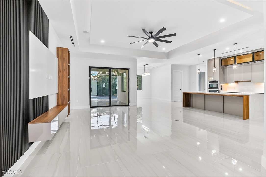 1824 SW 49th TER
