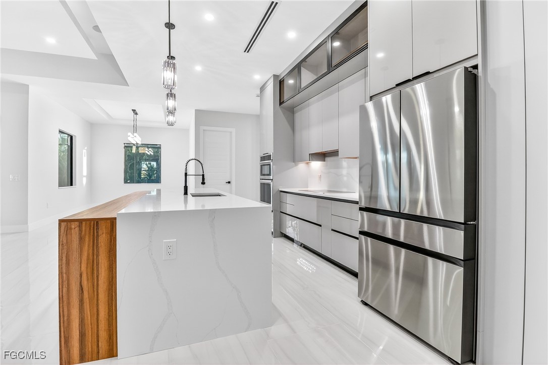 1824 SW 49th TER