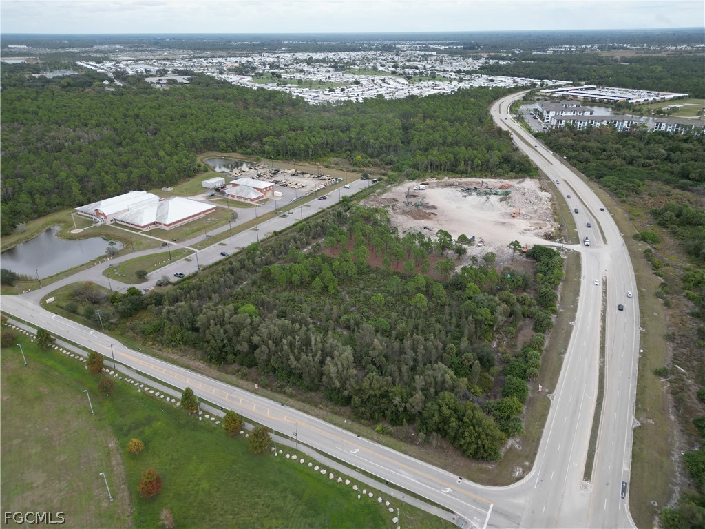 2511 Diplomat PKWY E