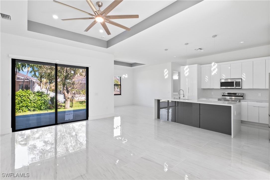2557 SW 27th PL
