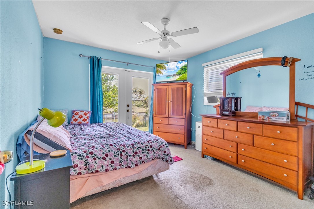 1943 SW 8th CT