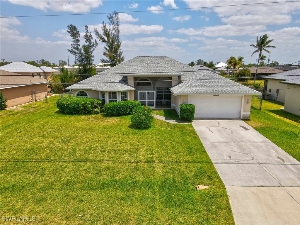 1943 SW 8th CT