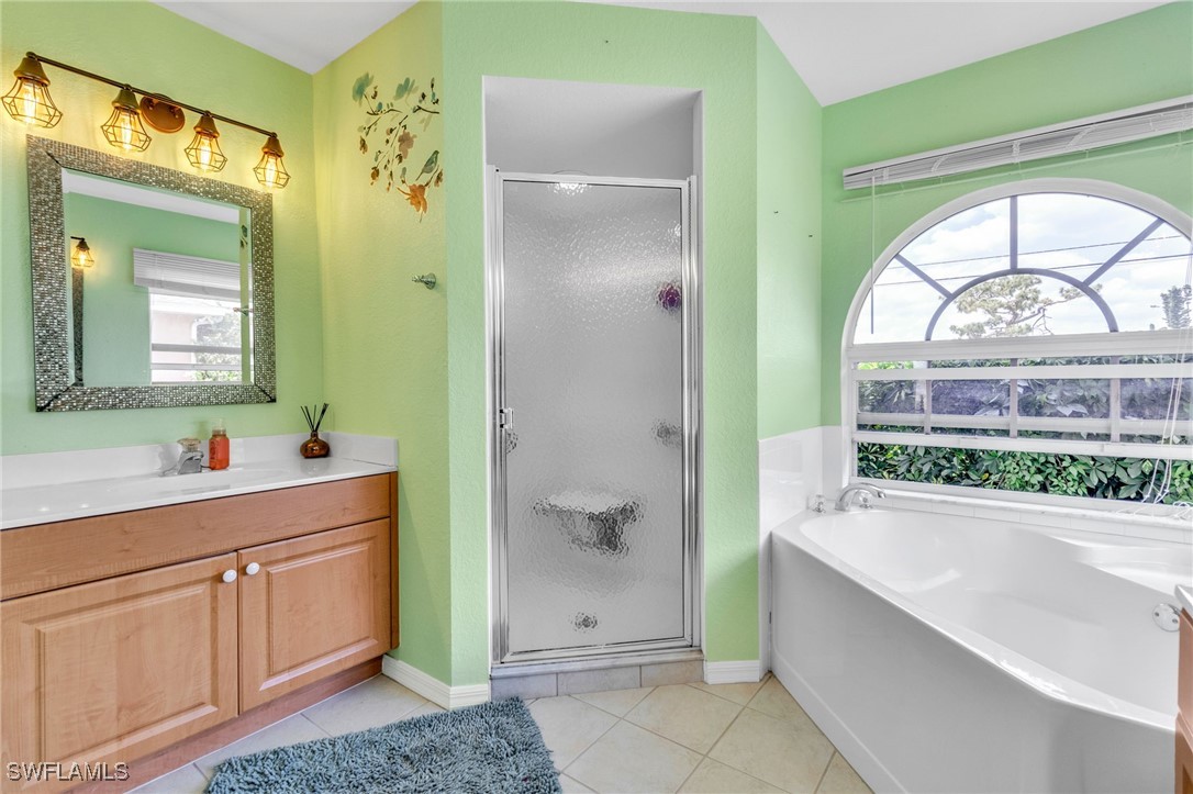 1943 SW 8th CT
