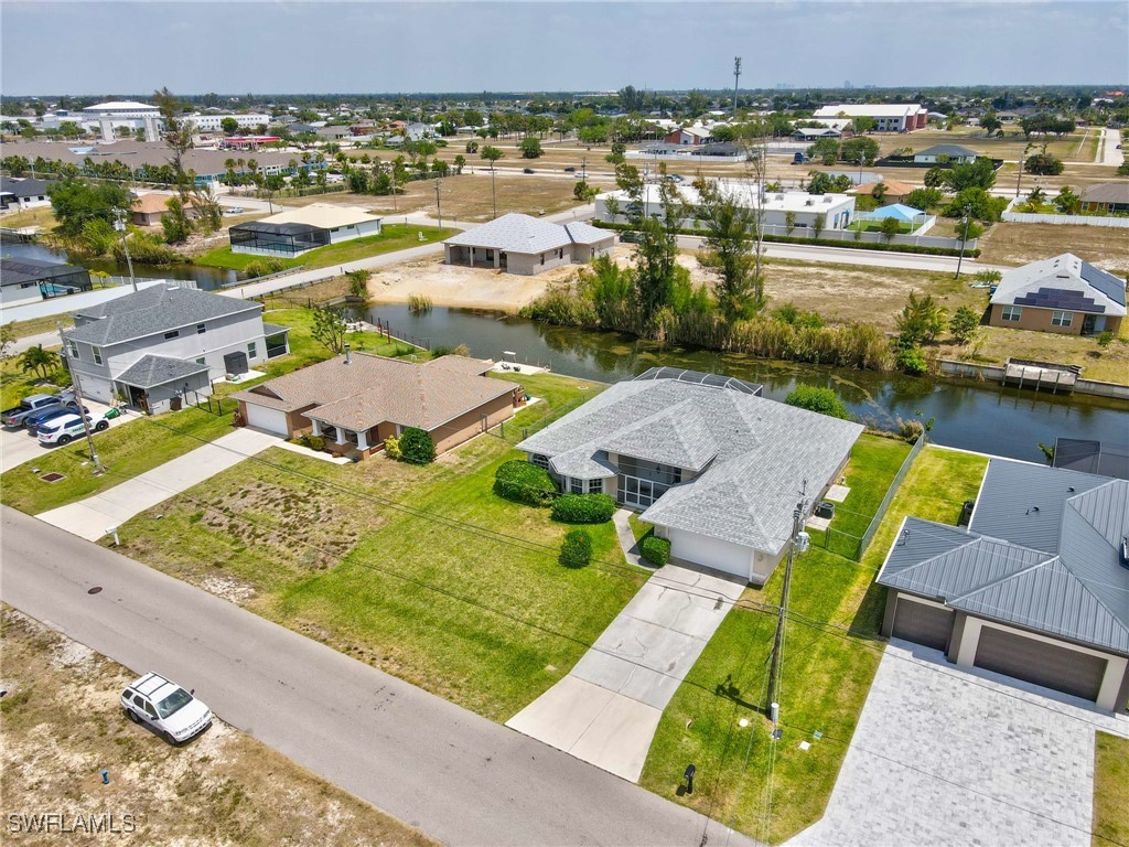 1943 SW 8th CT
