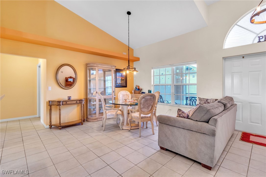 1943 SW 8th CT