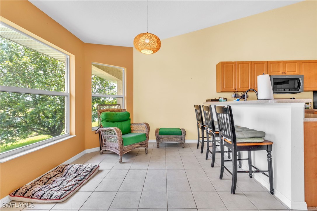 1943 SW 8th CT