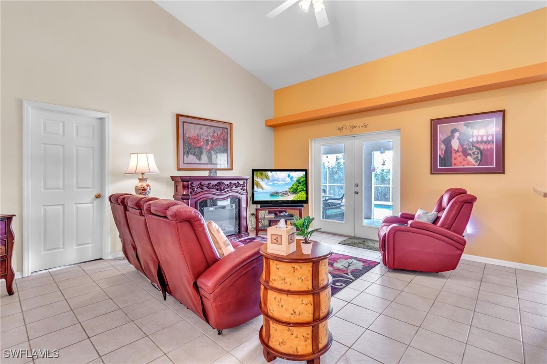 1943 SW 8th CT