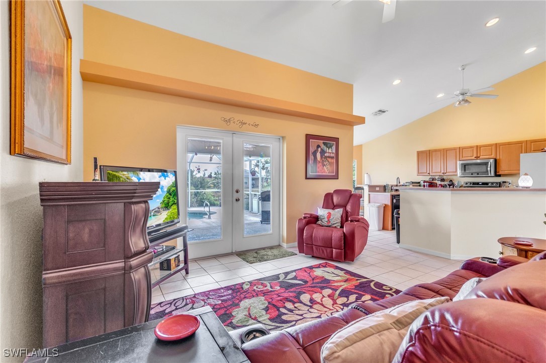 1943 SW 8th CT