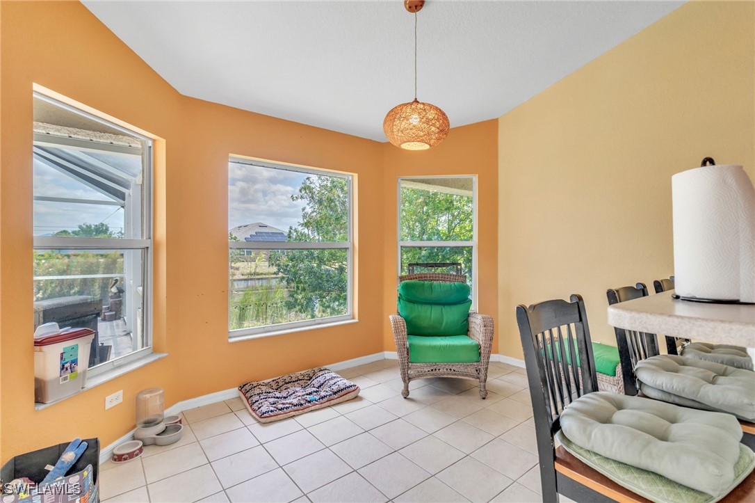 1943 SW 8th CT