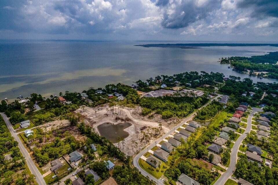 614 Las Roblas Grande Drive