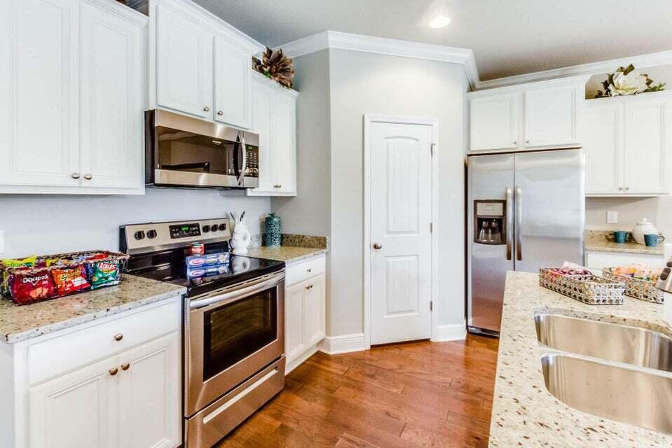 614 Las Roblas Grande Drive