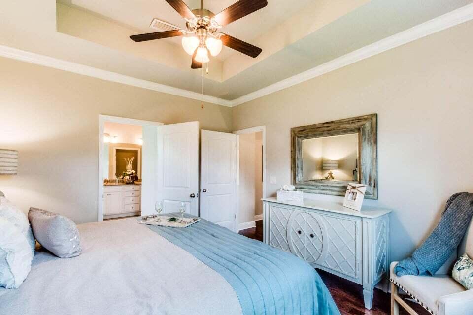 614 Las Roblas Grande Drive