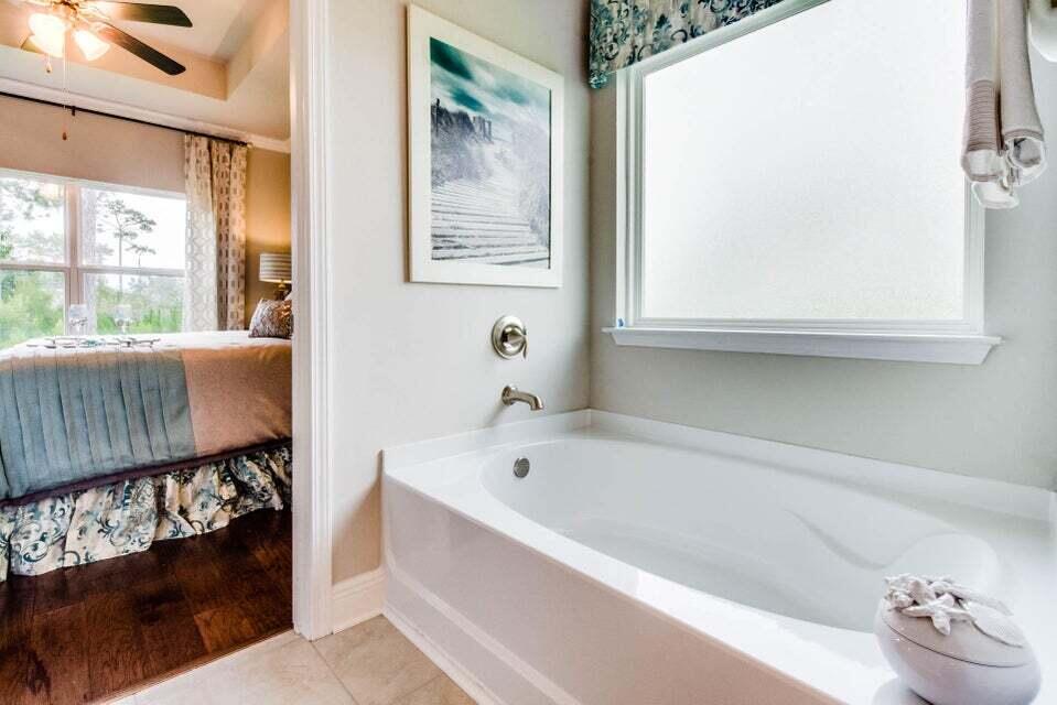 614 Las Roblas Grande Drive