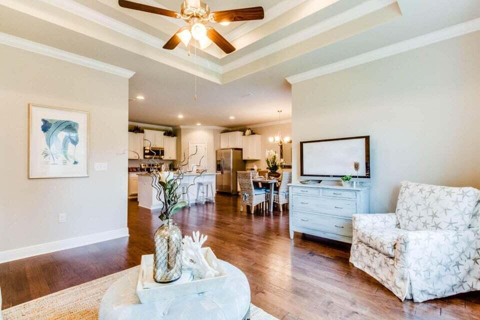 614 Las Roblas Grande Drive