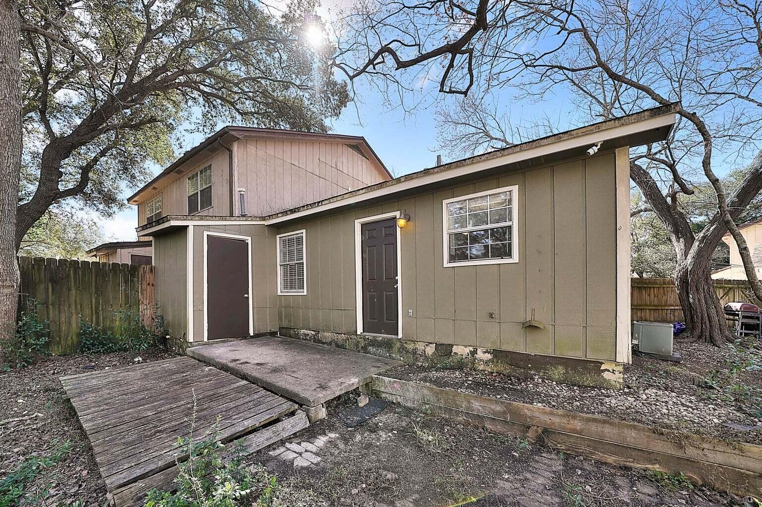 145 NW Mississippi Avenue