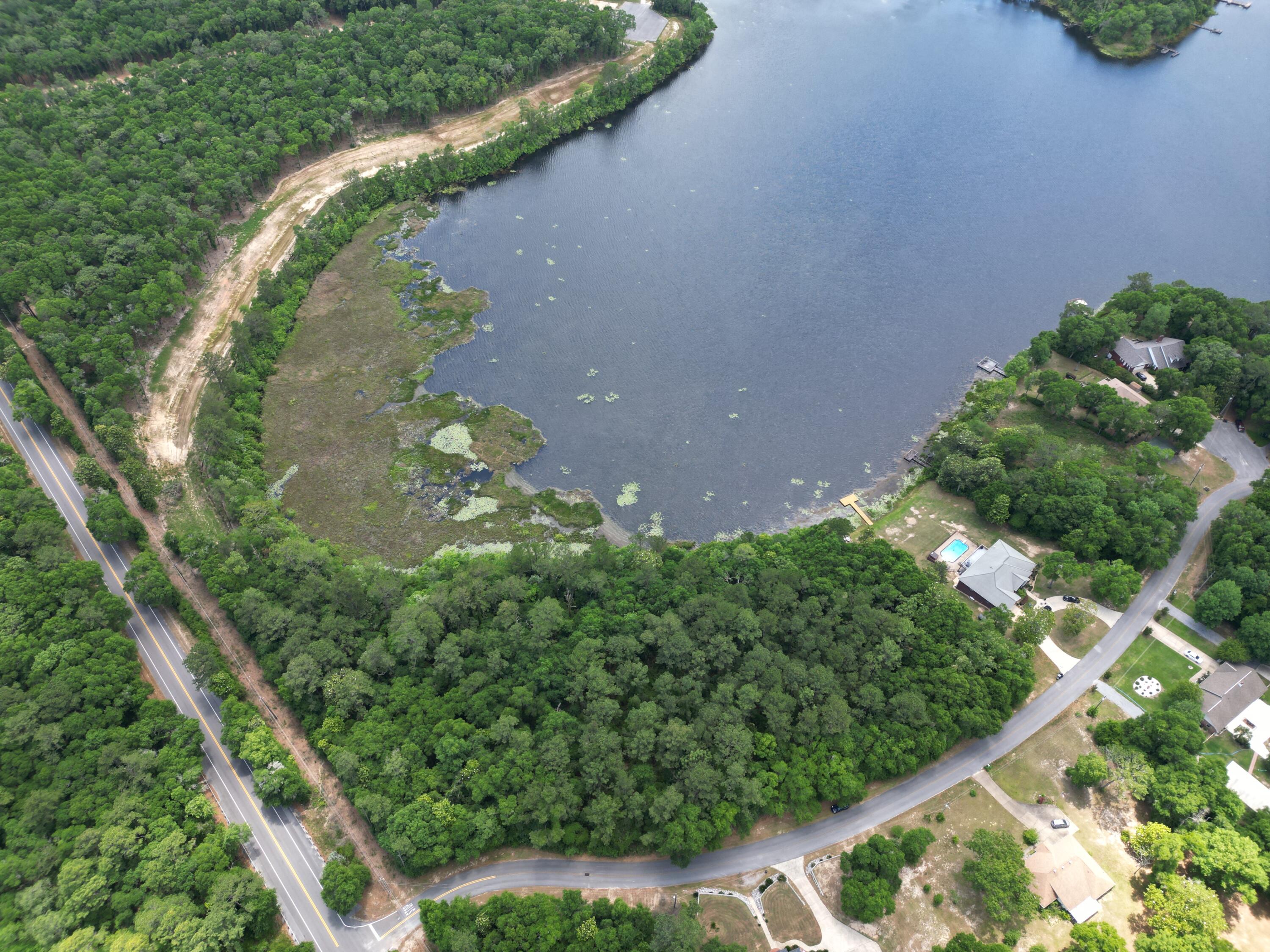 36 Lake Holley Circle, DeFuniak Springs